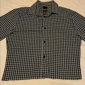 Men's H&M Cropped Button-Up Black and White Checkered Shirt
